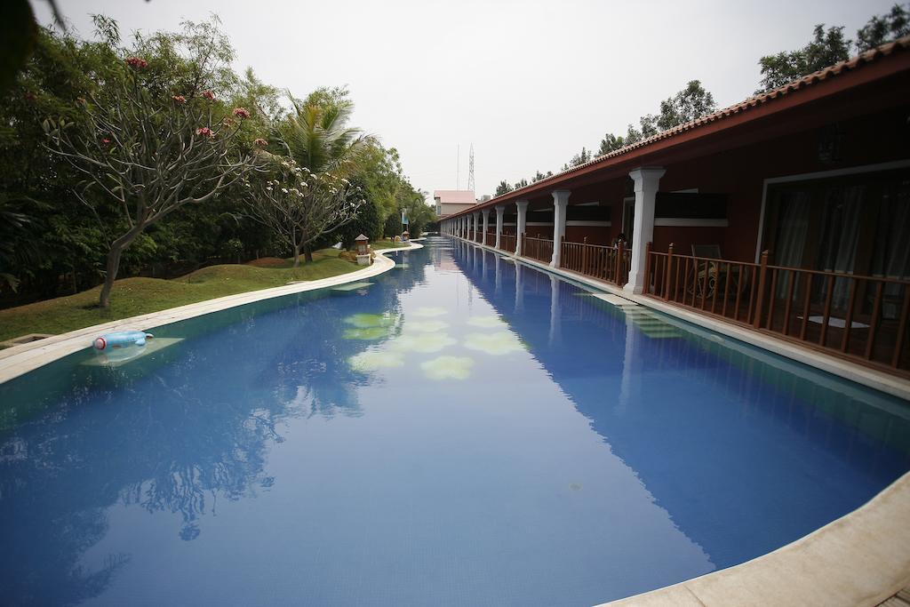 Hotel Leonia Holistic Destination Shamirpet Habitación foto