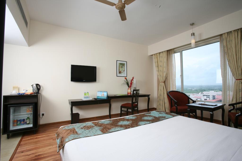 Hotel Leonia Holistic Destination Shamirpet Habitación foto