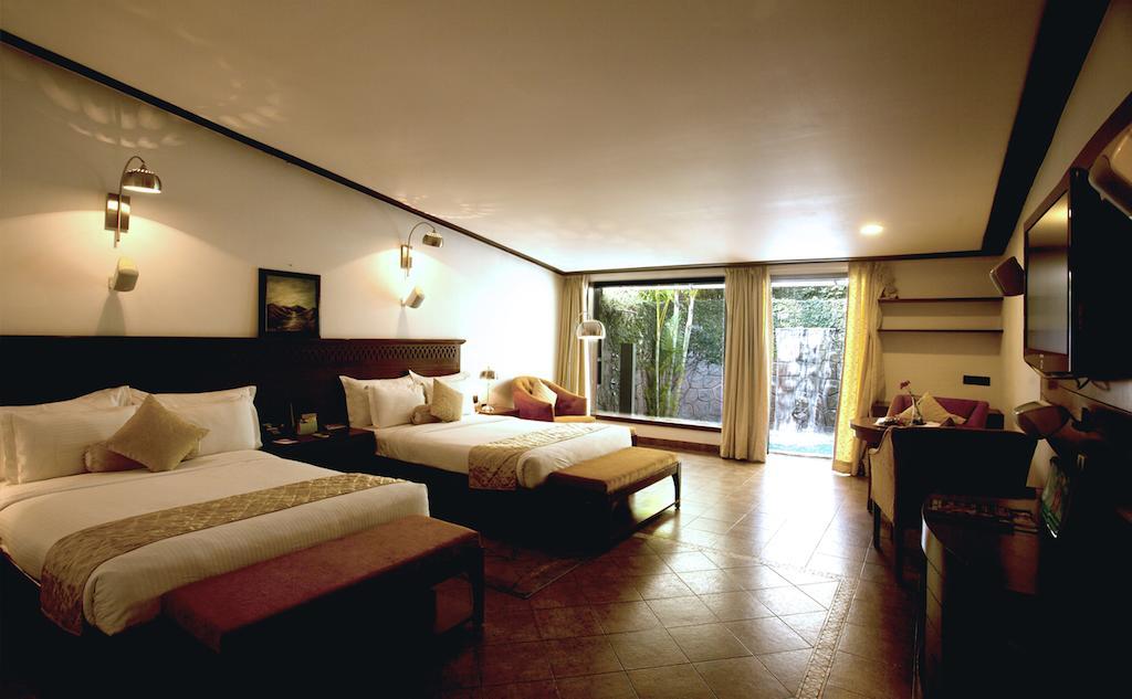 Hotel Leonia Holistic Destination Shamirpet Habitación foto